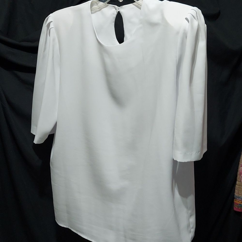 Sterling Short sleeve blouse back button shoulder pads size large (InvW122)